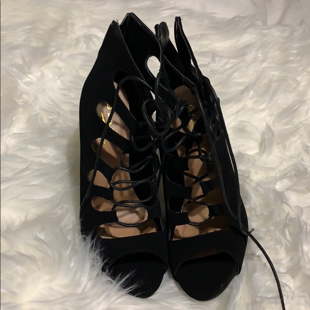 NEW BLACK LACED UP HEEL
